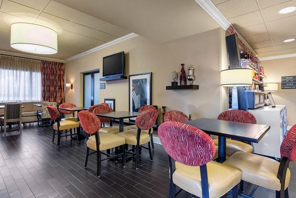 Hampton Inn Starkville Exterior foto